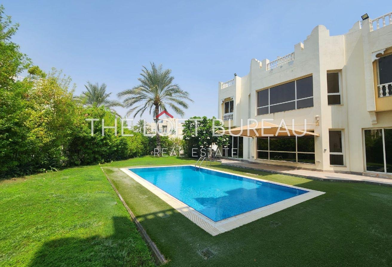 BEACH FRONT VILLA|  HUGE GREEN BACKYARD | POOL