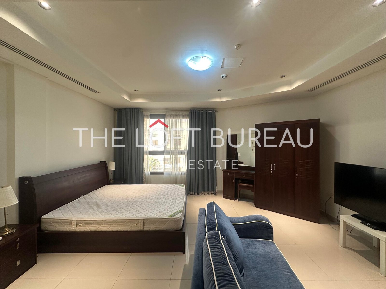 MODERN STUDIO | BALCONY | OPEN KITCHEN