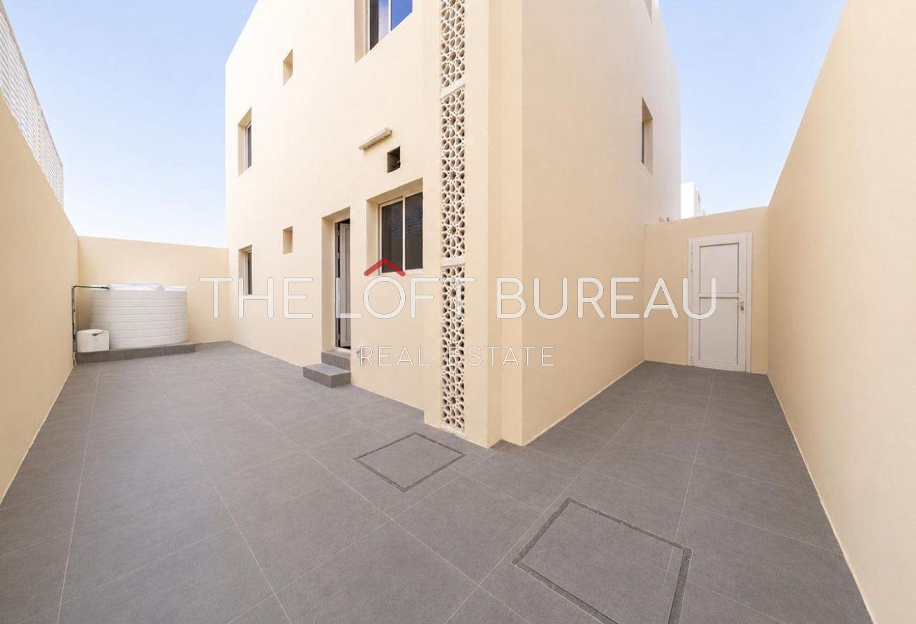 FREEHOLD AREA/SPACIOUS 6 BHK VILLA FOR SALE
