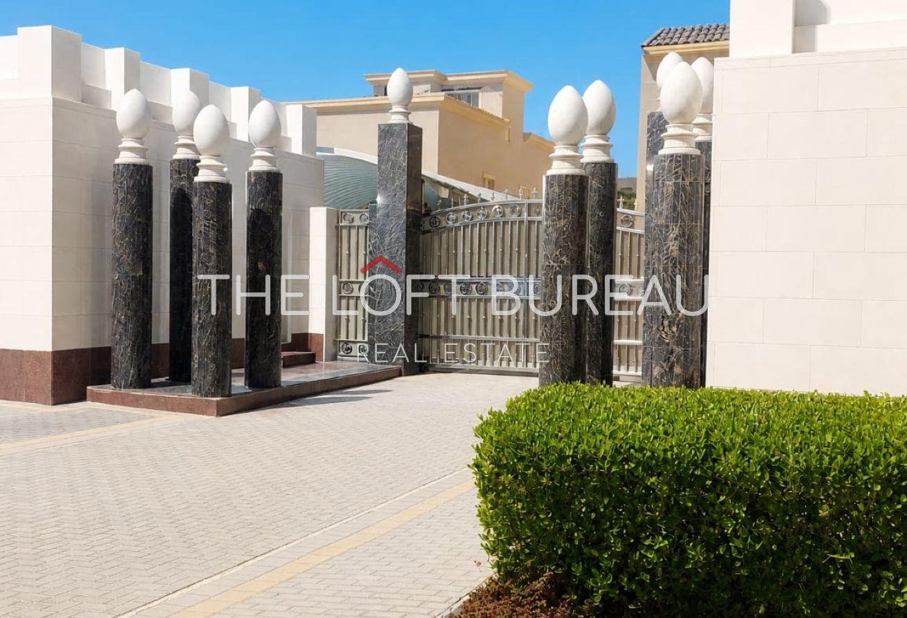 SPACIOUS VILLA CRAFTED WITH ART 12 BR