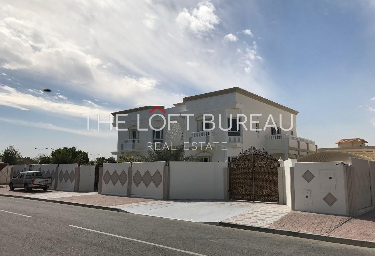 Stand Alone 5 BR+Maid Villa|Private Pool|LUXURIOUS