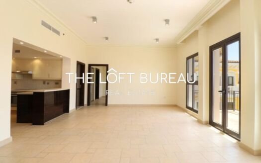 FREE  MONTHS  • DISCOUNTS • NO FEES • BEACH ACCESS