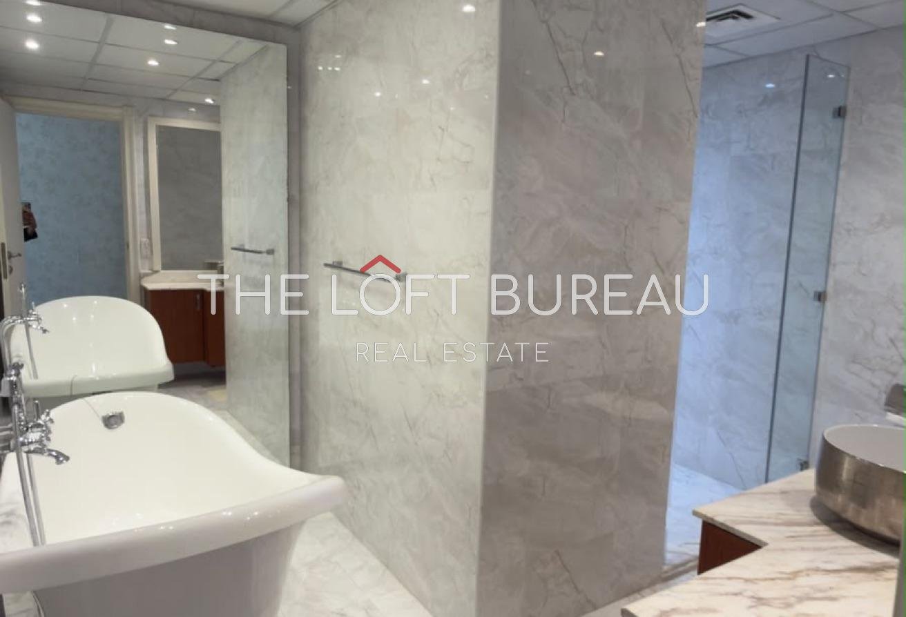 LUXURY 2BHK | RENOVATED |FULLY MARINA VIEW