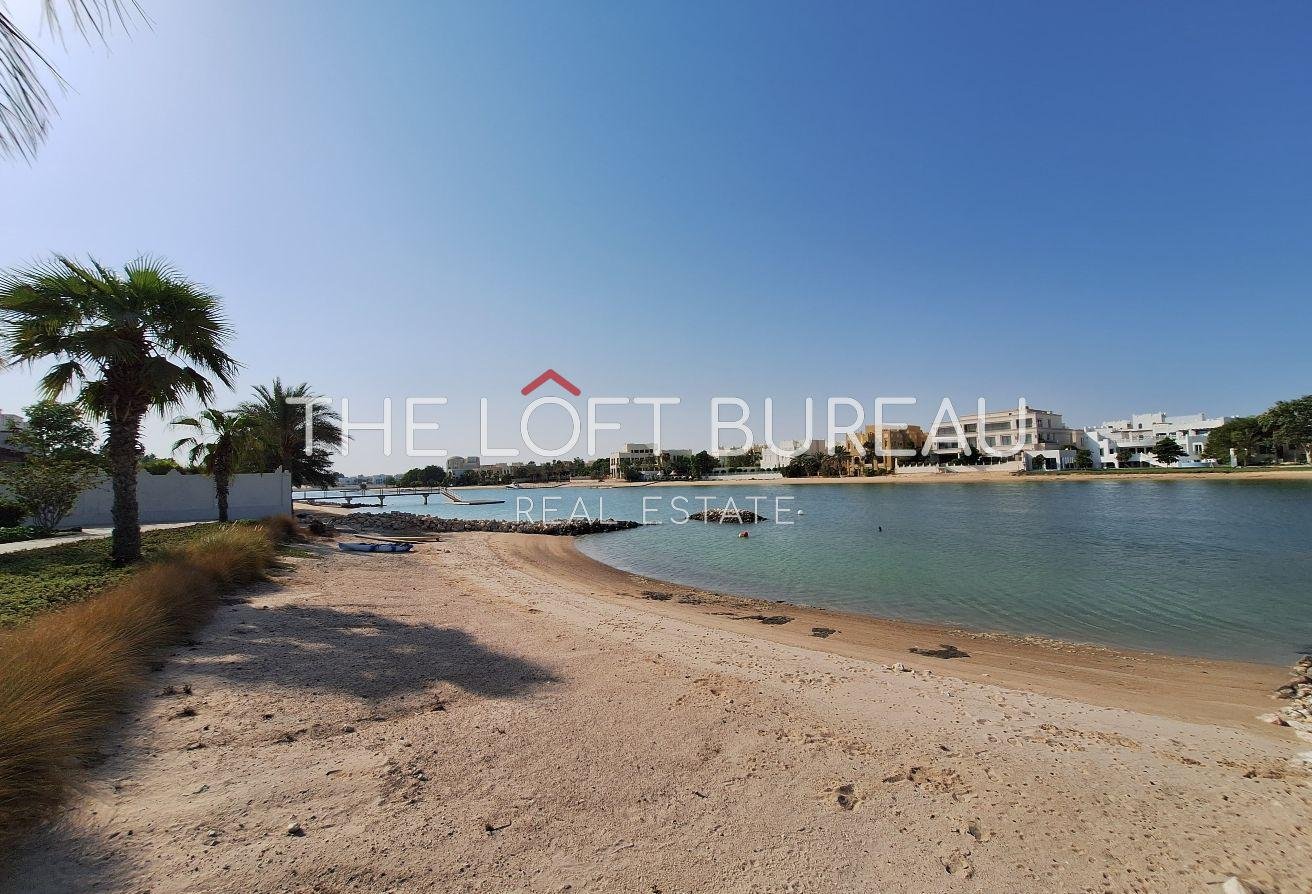 Beachfront 3BR Villa with Private Pool in Lagoon