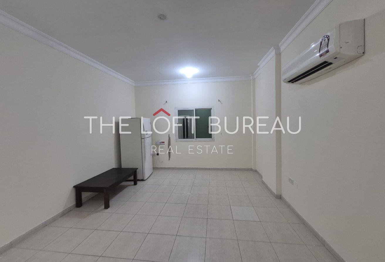 Furnished 3 BHK Apartment |Al Nasr|Exec. Bachelors