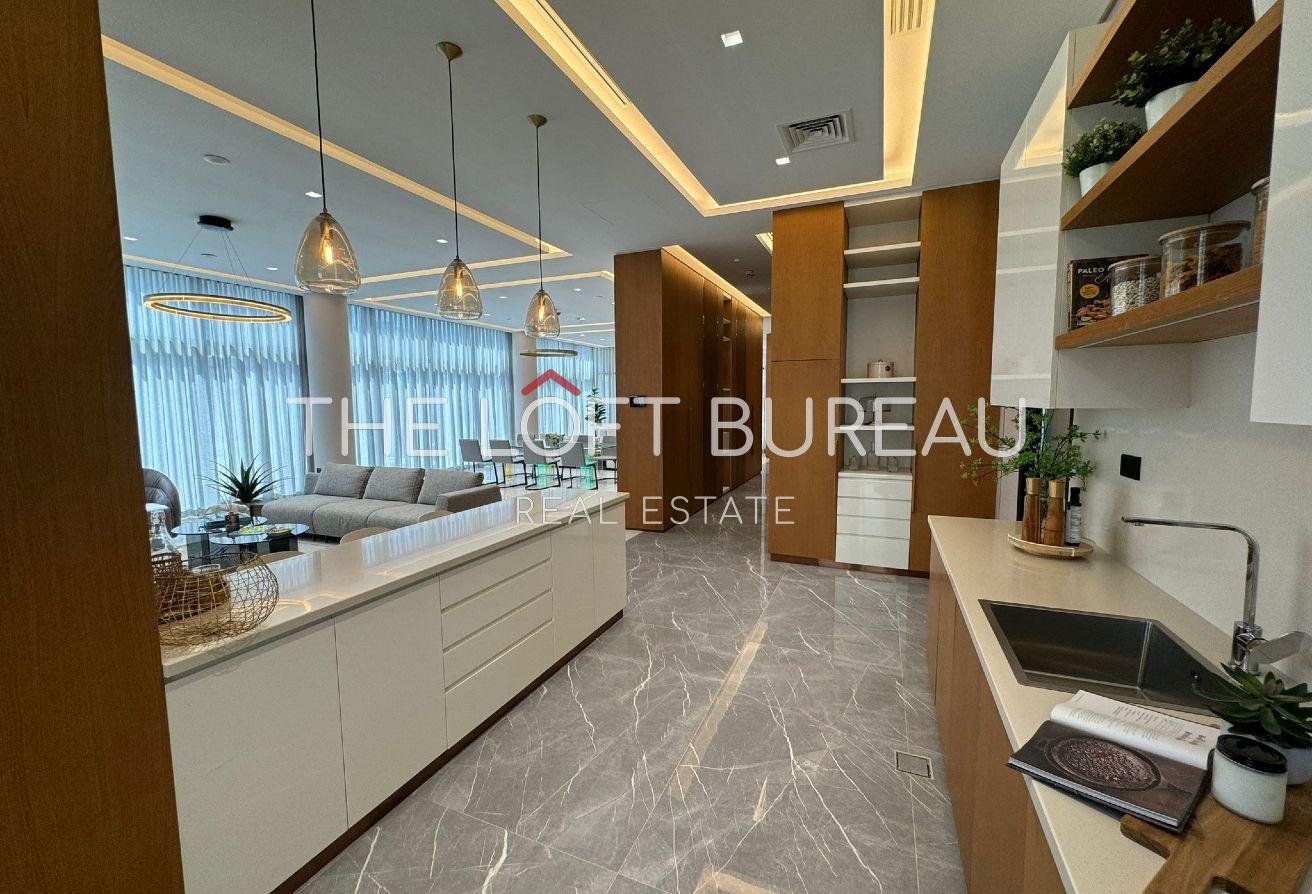 Brand New! Luxury 6BR Villa With Private Pool!