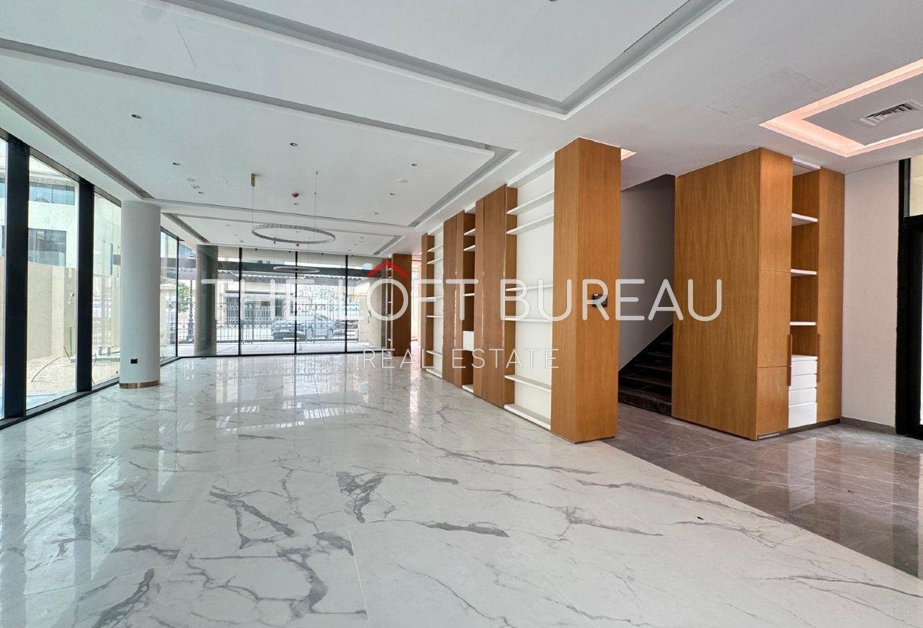 STAND ALONE VILLA | PEARL | 6BDR| POOL | BASEMENT