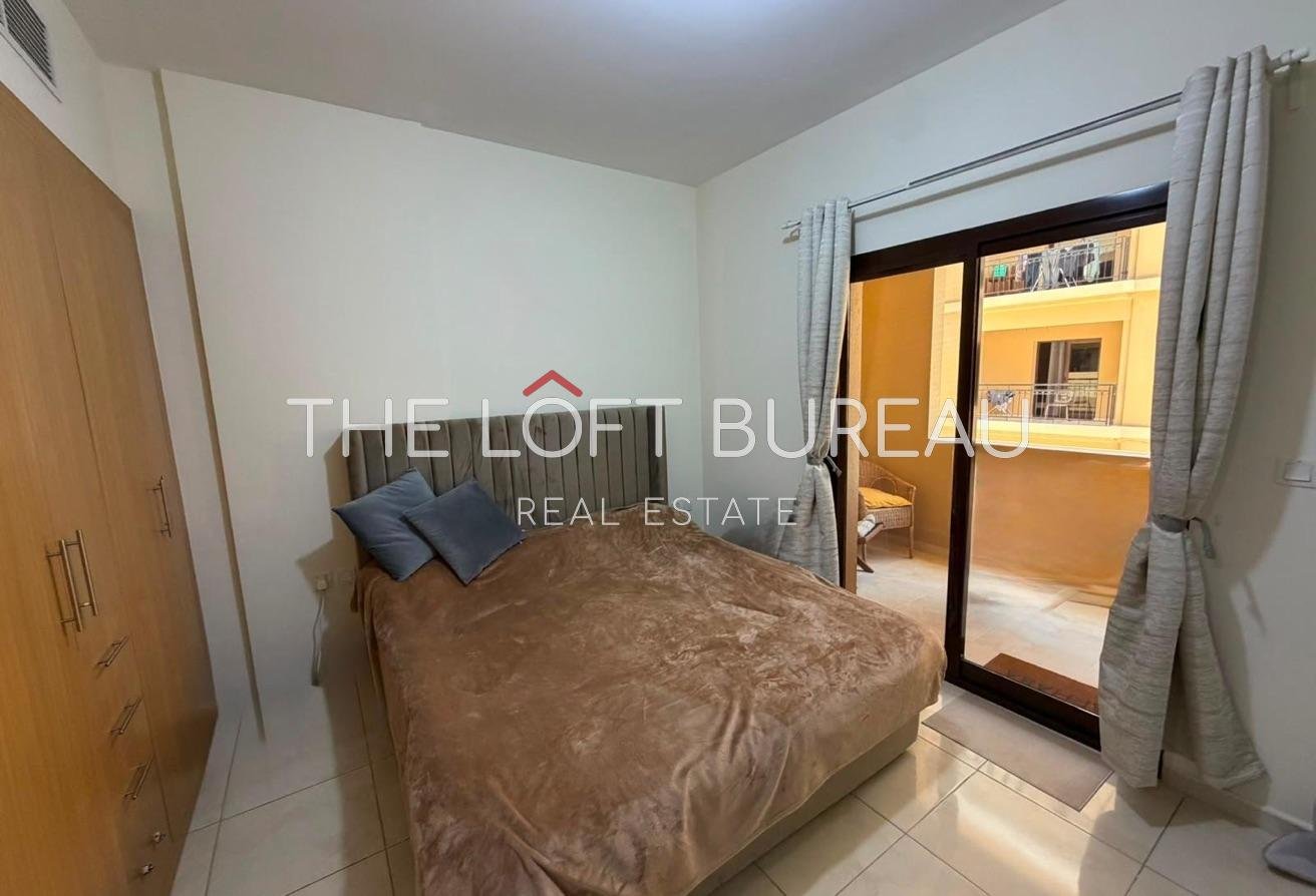 Furnished Studio In Fox Hills. Bills Included