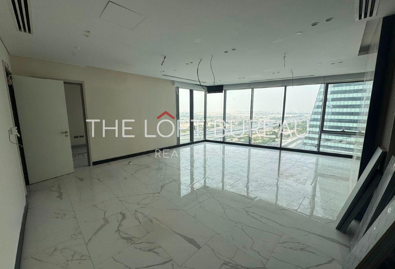 Home 11 PRIME LOCATION OFFICE SPACE SPECIOUS LAYOUT