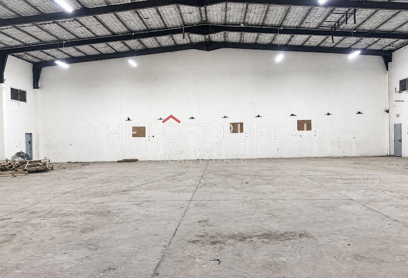 620 Sqft Warehouse with Covered Parking