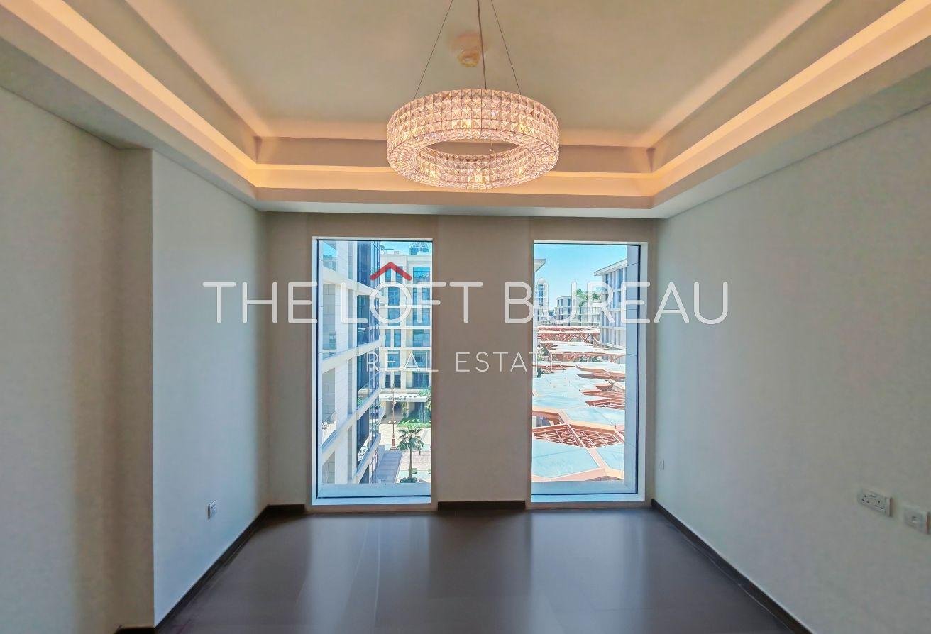 Luxury 1BHK Crystal Walk View 6 Year PP