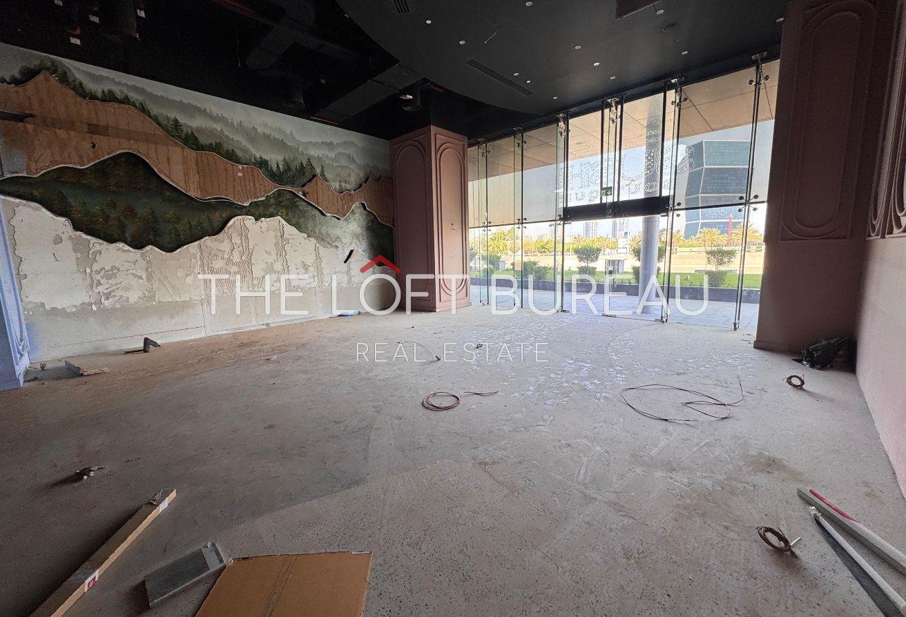 GROUND FLOOR COMMERCIAL SPACE | HIGH CEILING