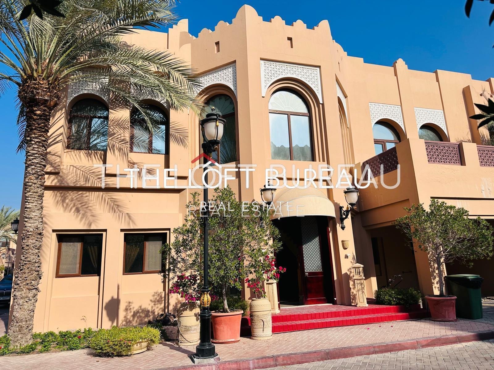 LAST VILLA-LUXURIOUS COMPAUND-BEACH-GARDEN-POOL