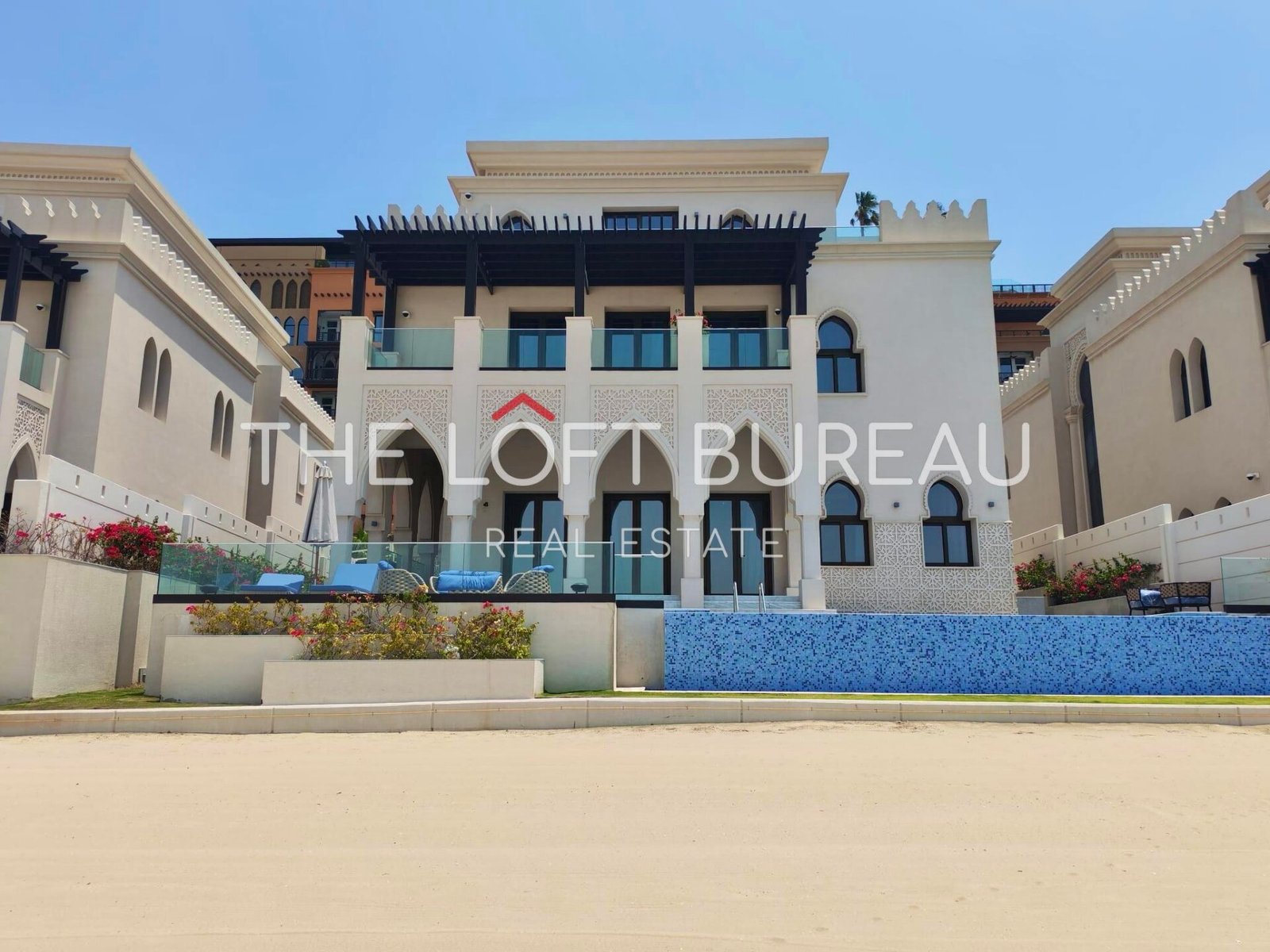 5BR + Beachfront Villa| Private Pool | Beach Acess