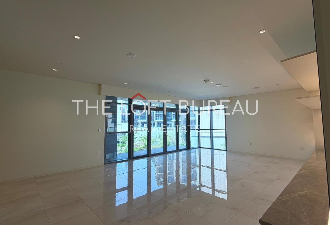 QUIET LUXURY 2BR || SEA VIEW || BALCONY