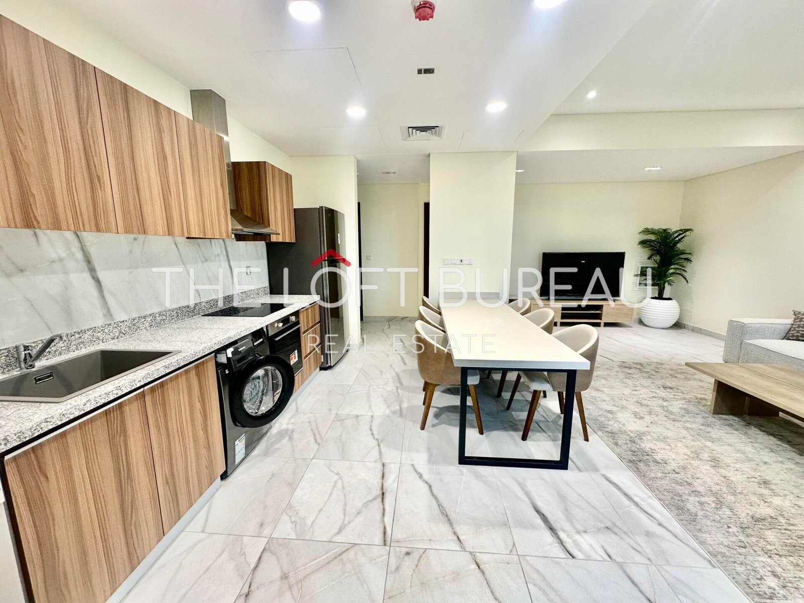 FULLY FURNISHED 2BR | PRIME LOCATION | LUXURY LIVI