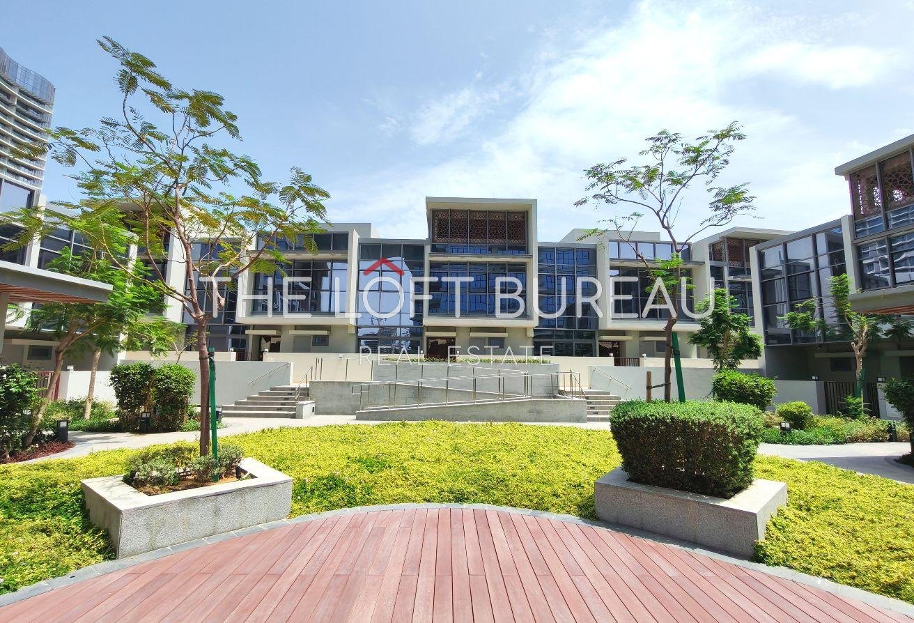 4BHK+M TH |371m²| Sea View | PP | POOL/YARD | 7M