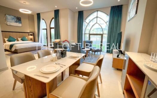 LUXURIOUS || Studio FF || BALCONY || NO COMMISSION