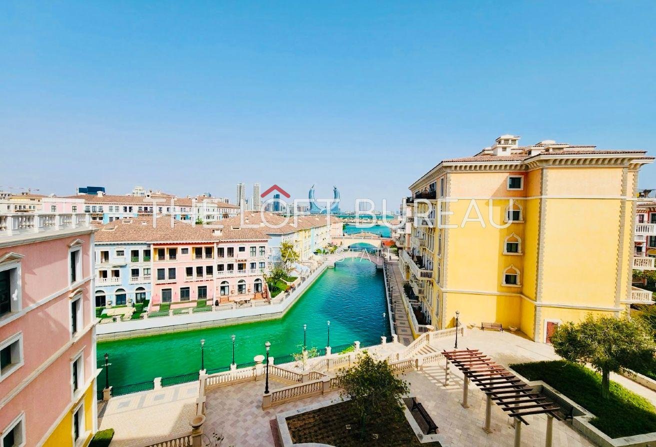 2-Bedroom Apartment with Sea and Canal Views