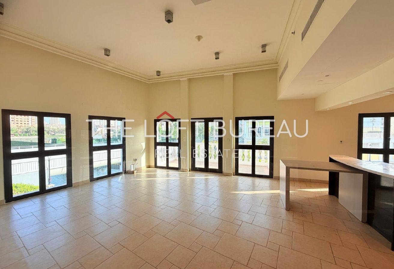 2 BEDROOM NEAR BEACH | BIG LIVING ROOM | VIEW
