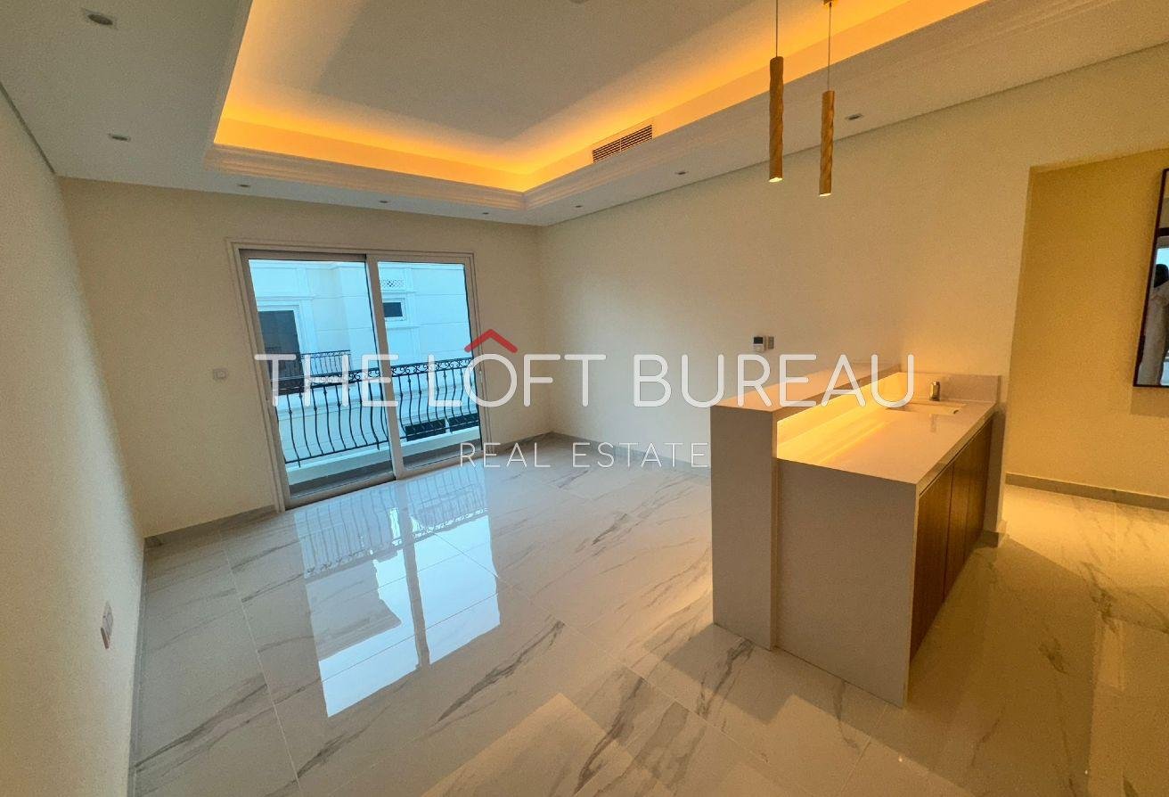 | Modern Luxurious | 6 Bedrooms Villa | NO Commo