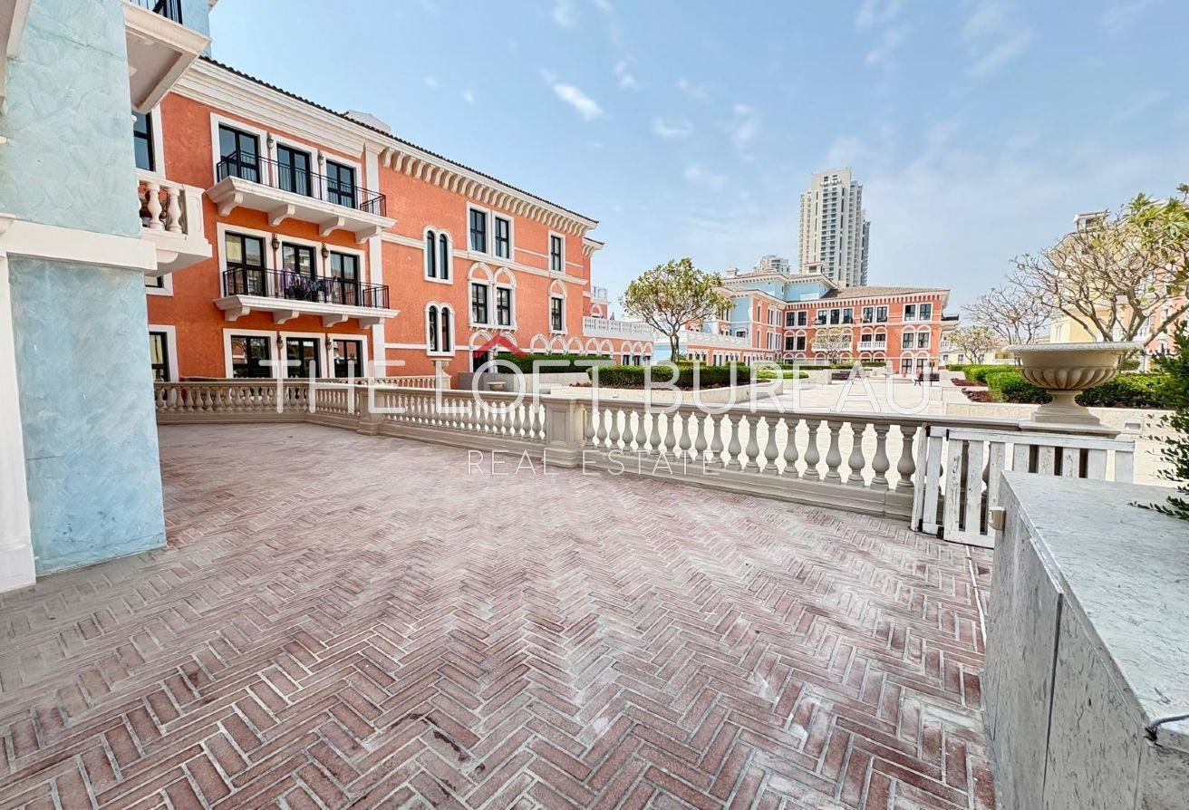 3BR + Huge Private Terrace | No Fee | Corporate %