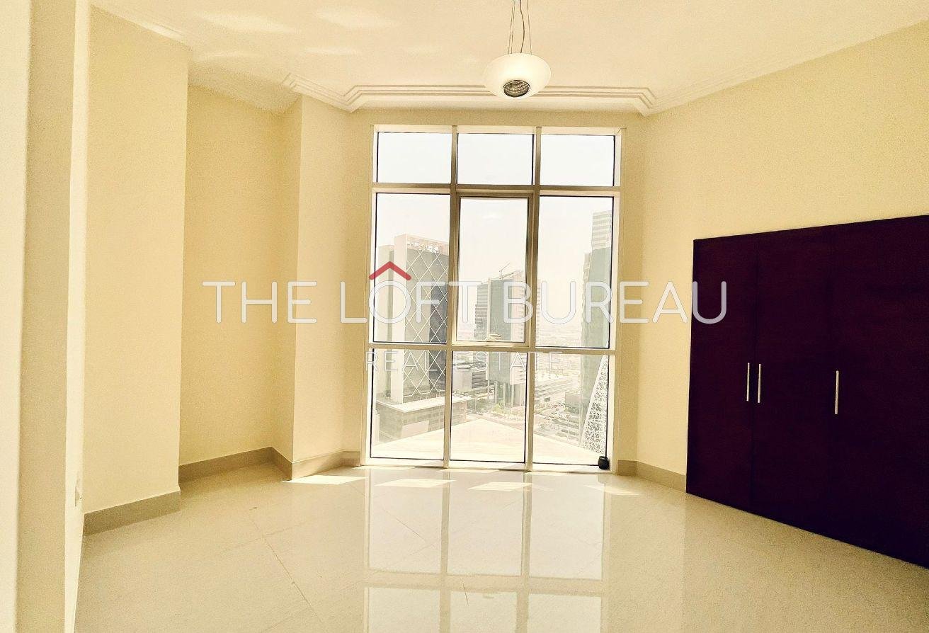 Luxury High Floor SF 2 BR | Great Price + Bills