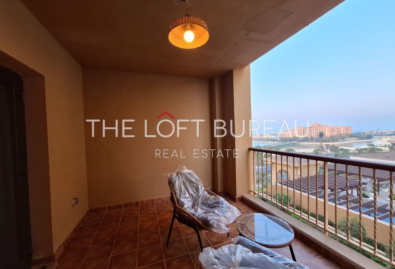 Home 11 F.F Renovated Studio | With Balcony | Porto Arabia