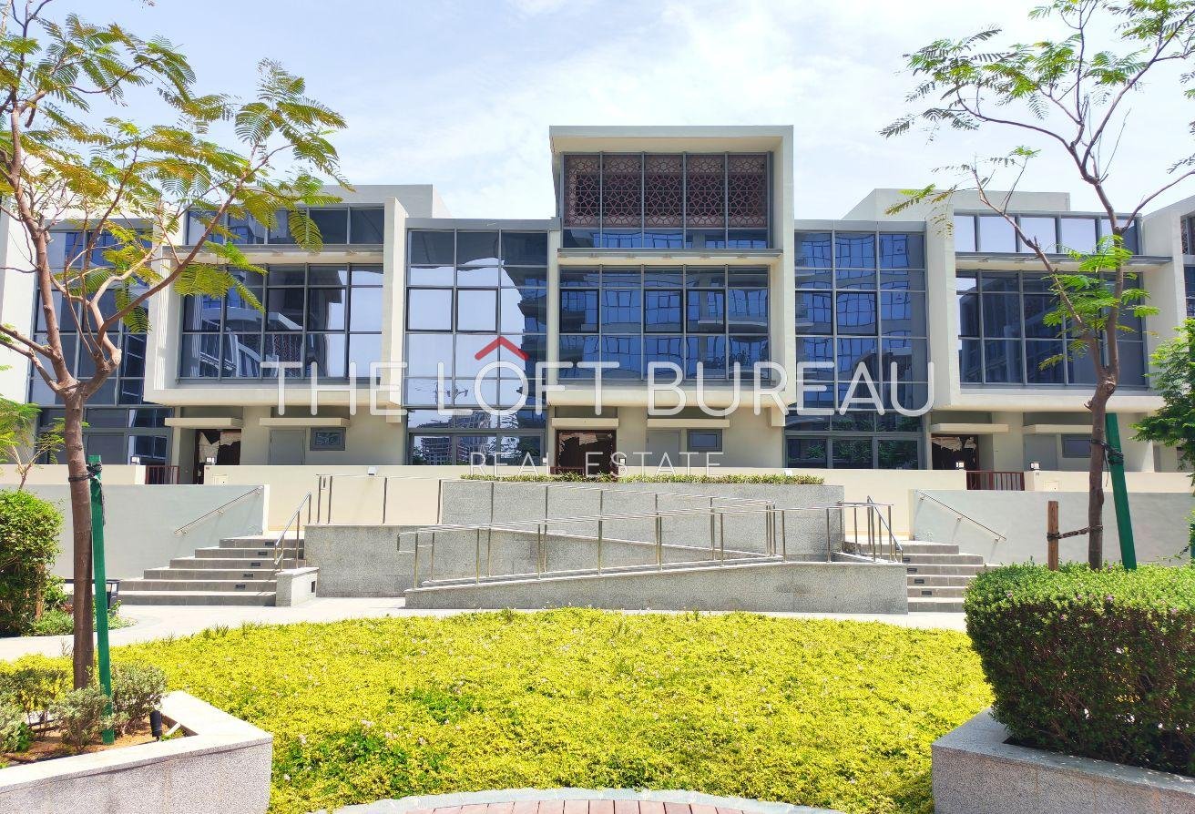 For Sale | 3BHK Townhouse | Seef Lusail | 349 m |