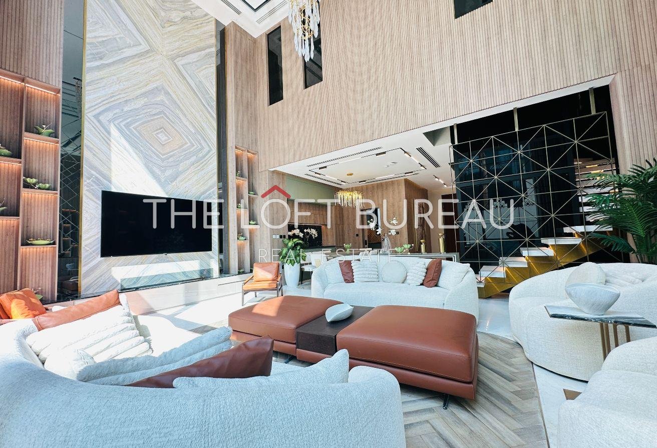 FOR THE ELITE ONLY! BRAND NEW TH+PRIVATE POOL!