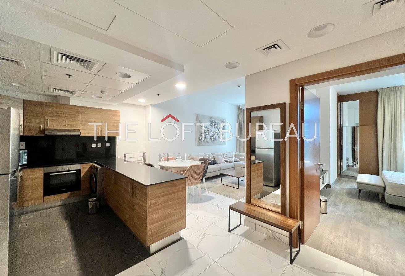 Stunning 1BR with Balcony | City View | Bright