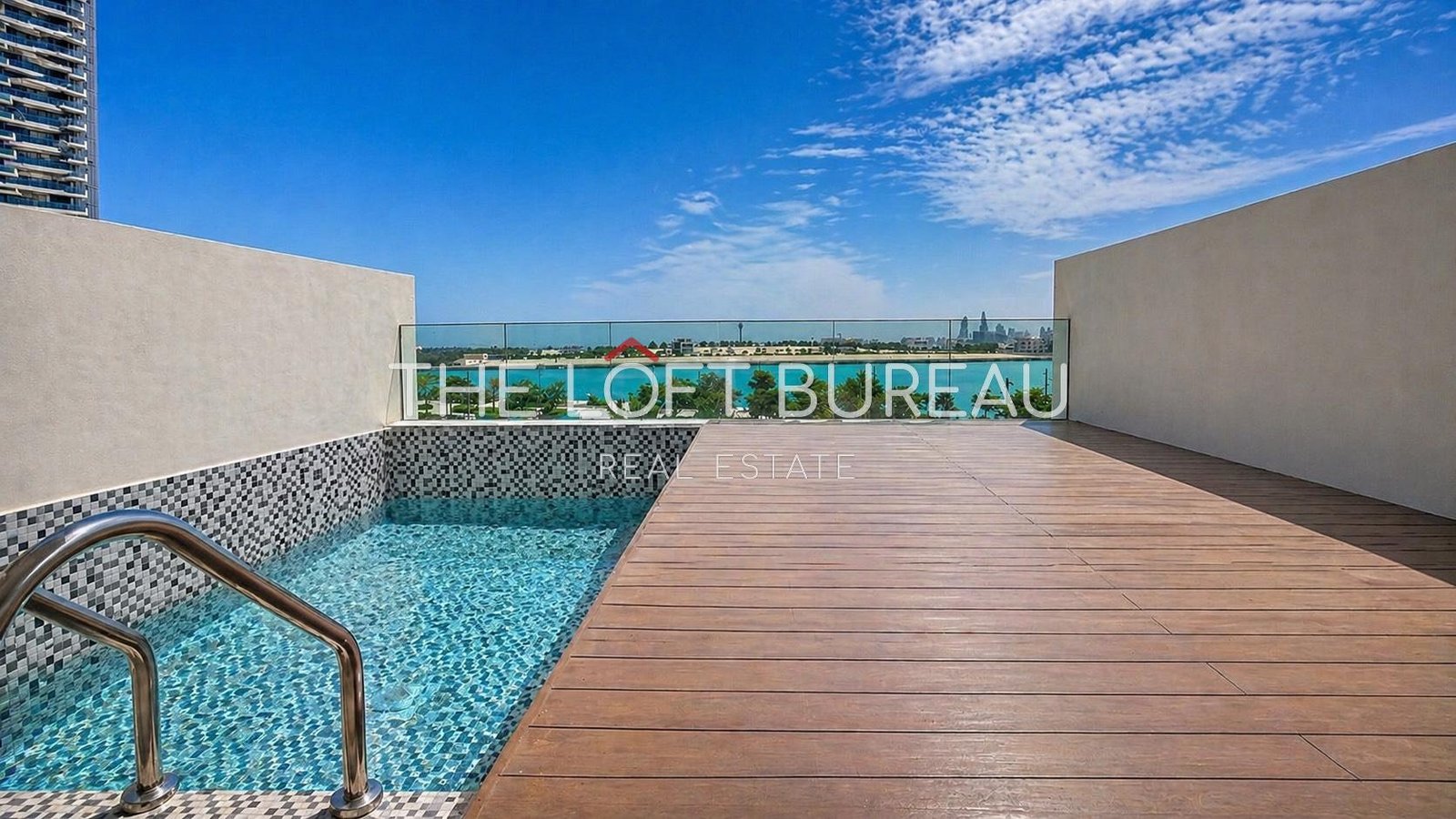 Luxury Waterfront Townhouse | Sea View | Freehold