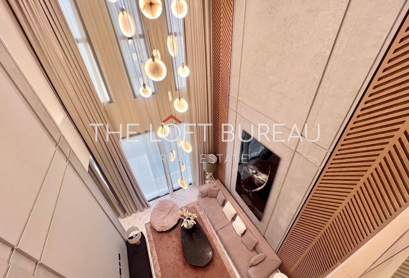 READY-TO-MOVE-IN | 4-BEDROOM VILLA |PRIVATE GARDEN