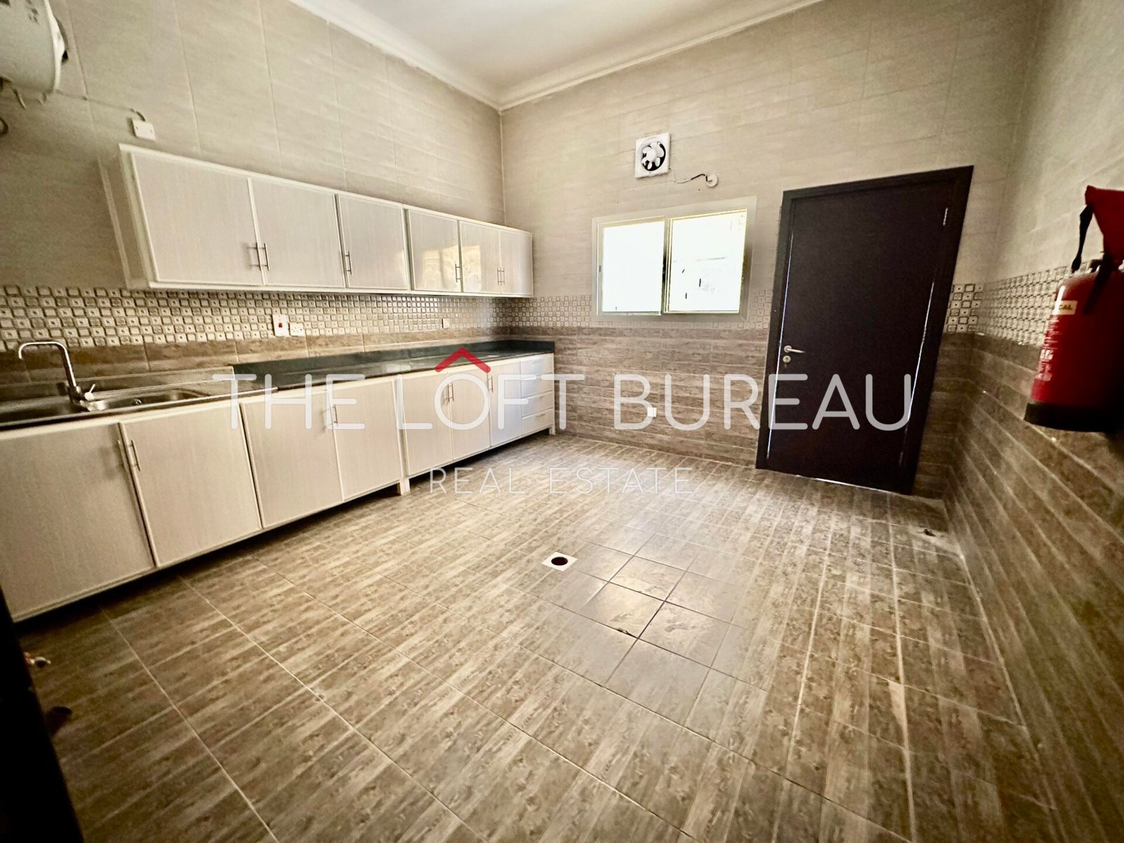 ELEGANT 5BR UNFURNISHED VILLA FOR RENT