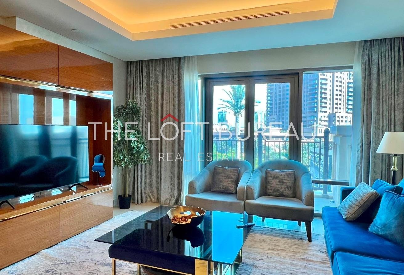 Luxury Townhouse 2BR | Bills | Laundry | Balcony