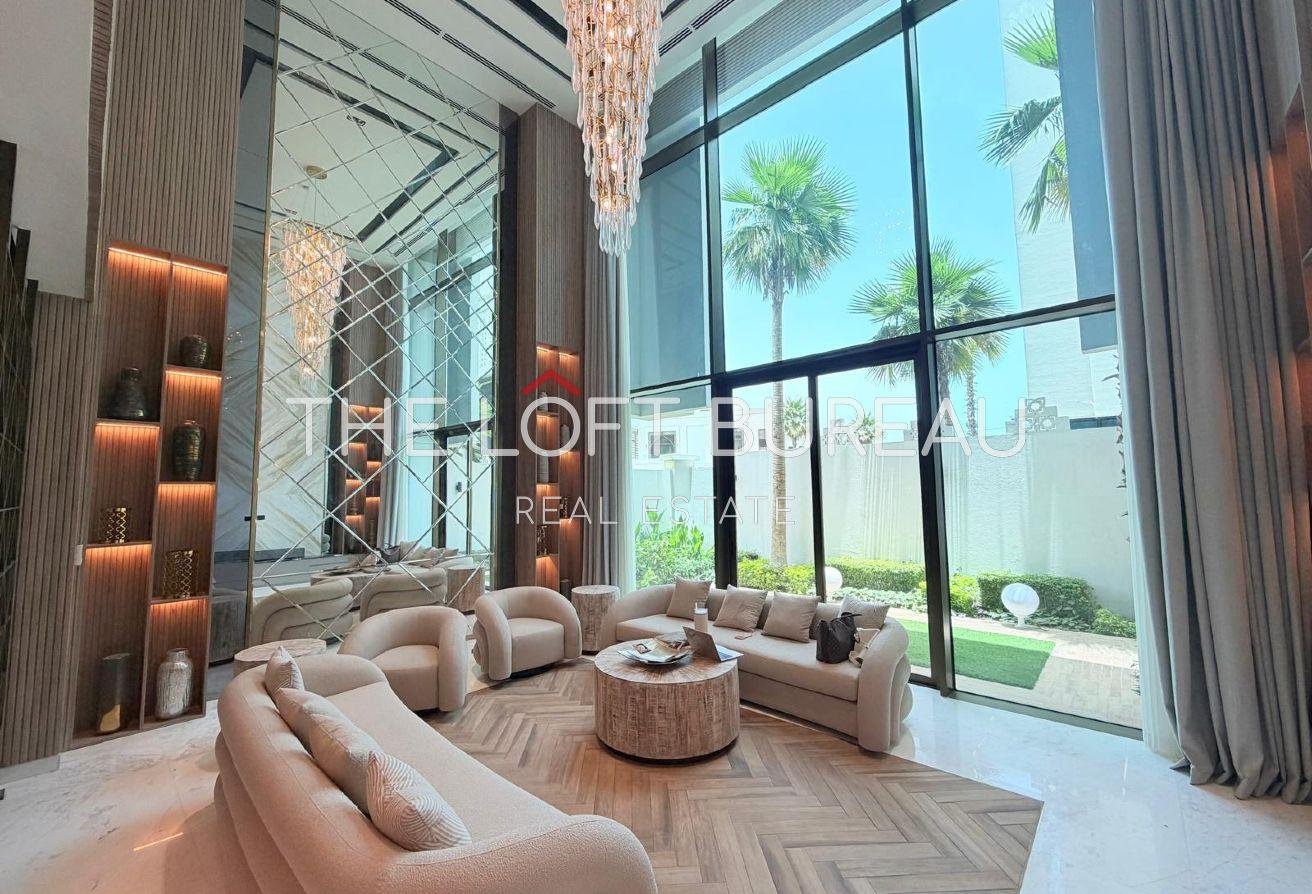 LUXURIOUS 5 BD+MAID+DRIVER VILLA | LIFT | POOL
