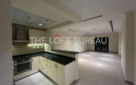 ELEGANT STUDIO WITH A HUGE BALCONY