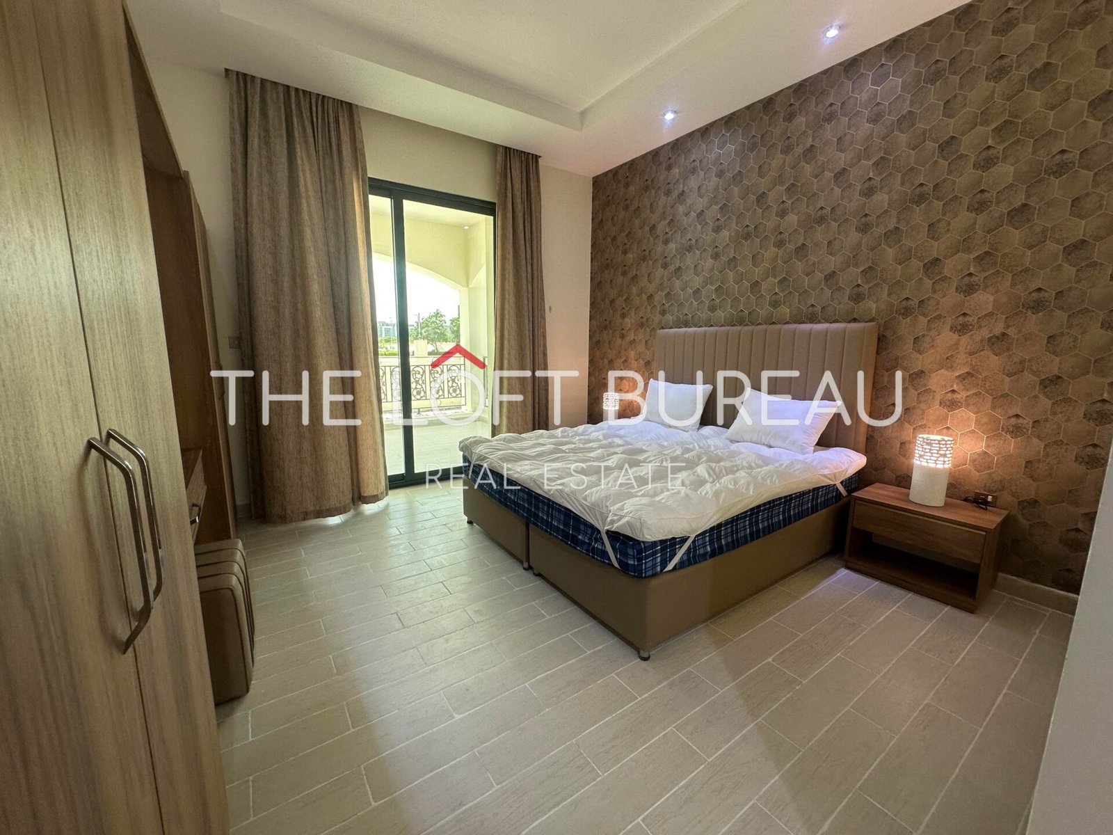STYLISH 1BR APARTMENT IN PRIME FOX HILLS