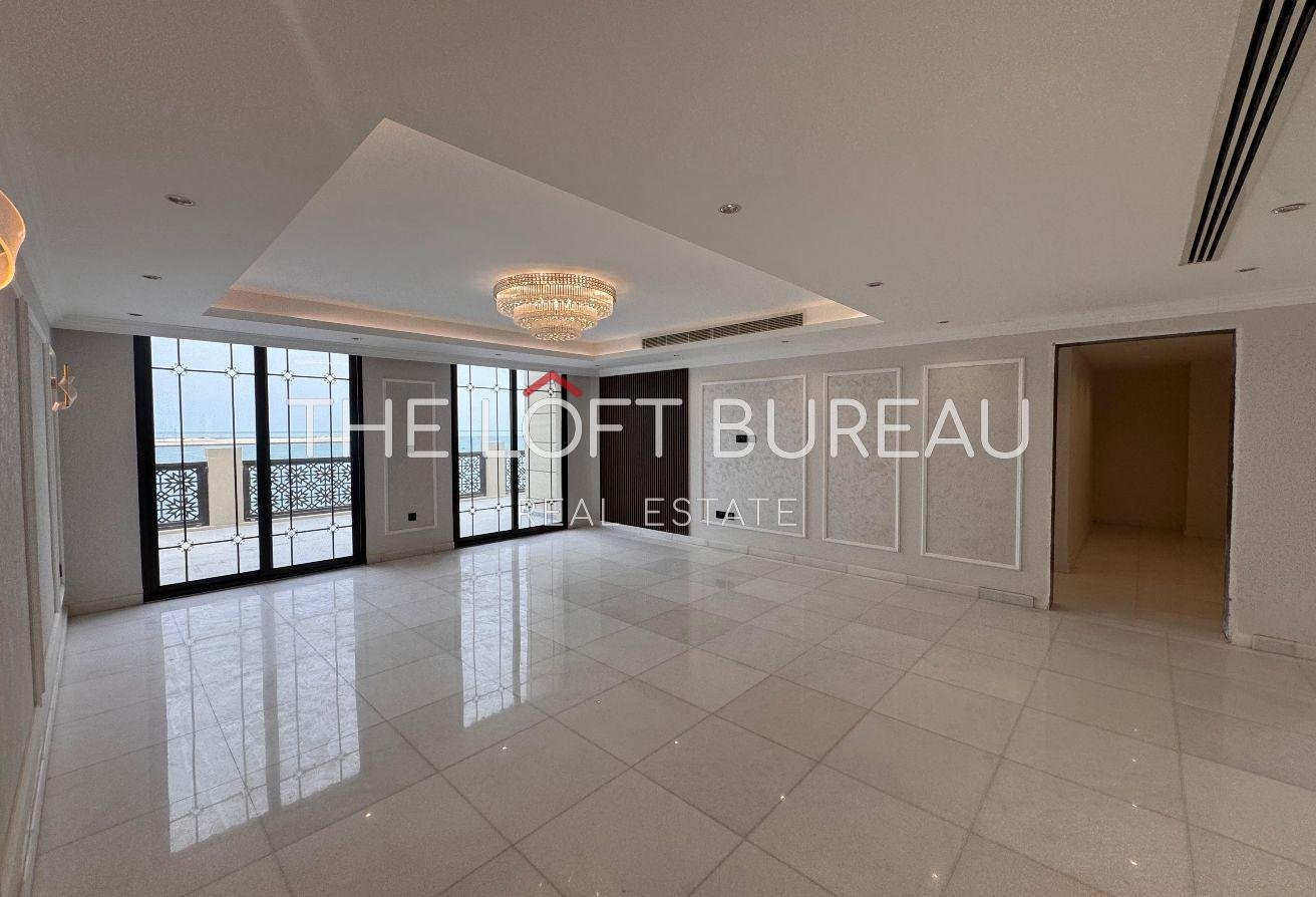 BEACH FRONT VILLA WITH 5 BEDROOMS AND PRIVATE POOL