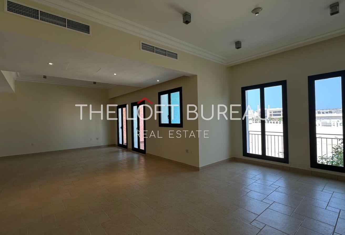 2 Bedroom Townhouse | Sea View | Free Hold