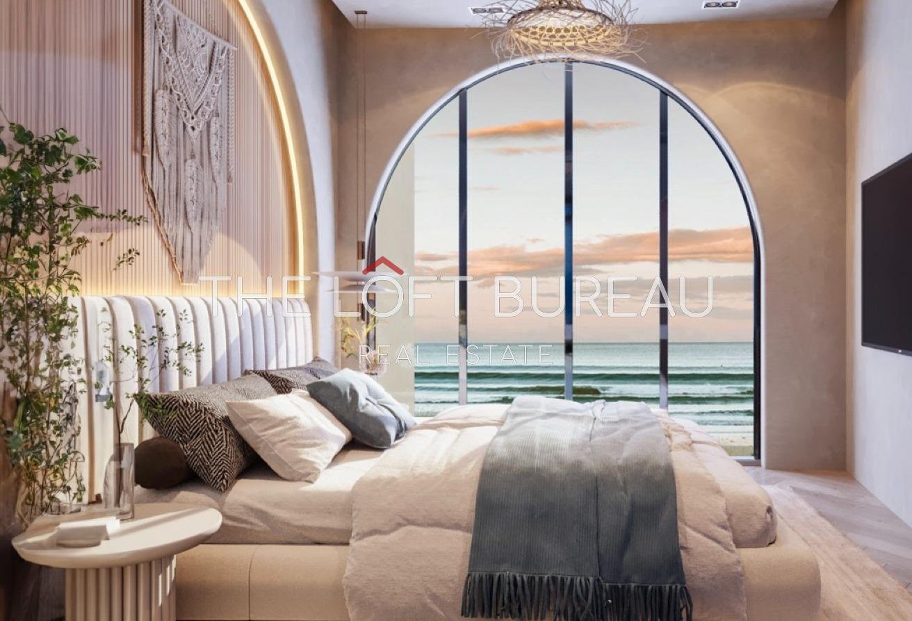 Stunning 4 BHK | SEAFRONT | 4 Years PP | 10% DP