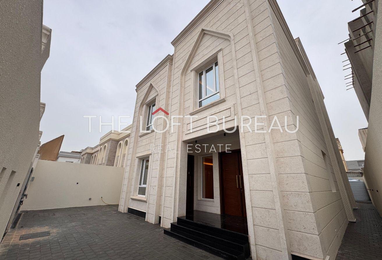 EXCLUSIVE FOR QATARIS AND GCC CITIZEN 7 BRS VILLA