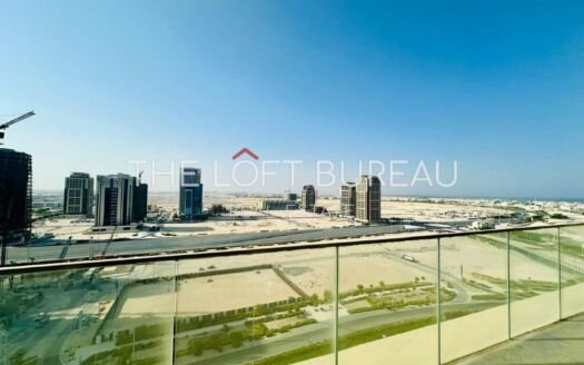 SPACIOUS DUPLEX WITH AN AMAZING VIEW AT THE SEEF