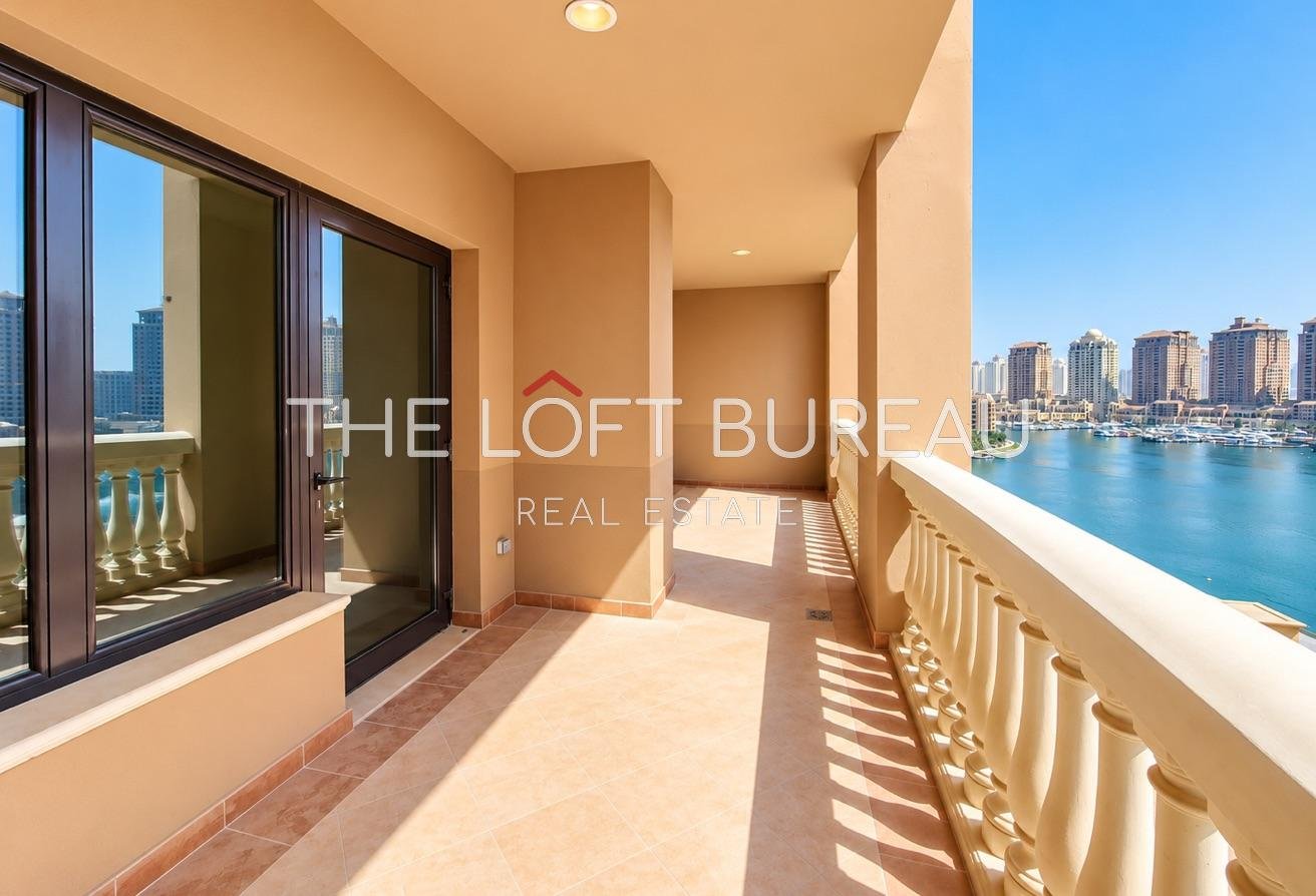 1BR + Office with Balcony in Porto Arabia