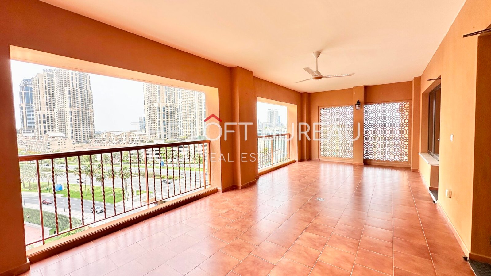 1 BR + HUGE BALCONY | PORTO ARABIA | BILLS INCL