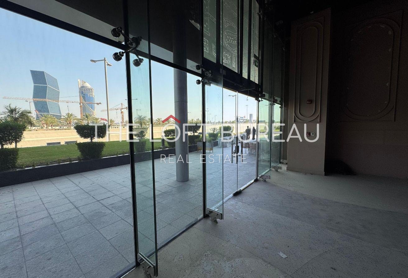 GROUND FLOOR COMMERCIAL SPACE | HIGH CEILING
