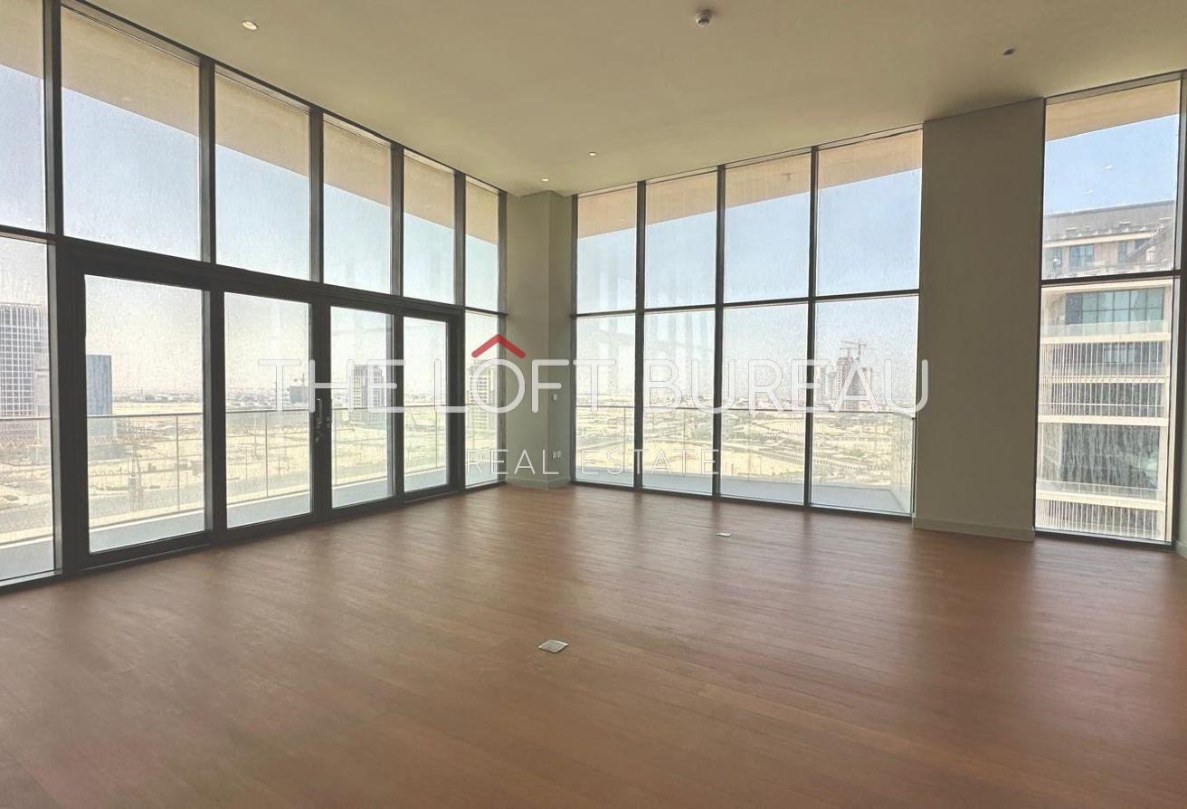 2BHK | PP 4 Years| Stunning City View | Balcony
