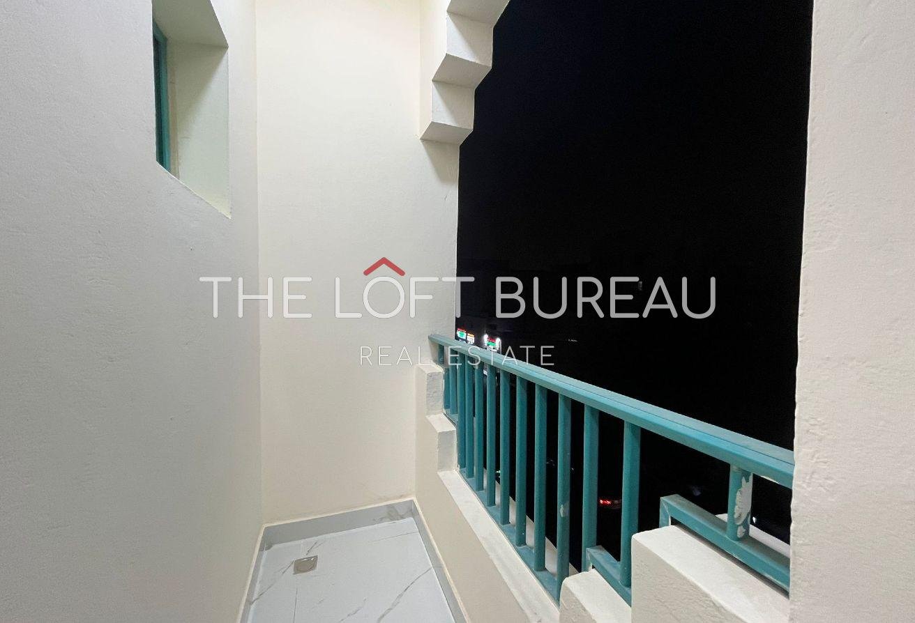 RENOVATED || PARKING || BALCONY|| MONTH FREE