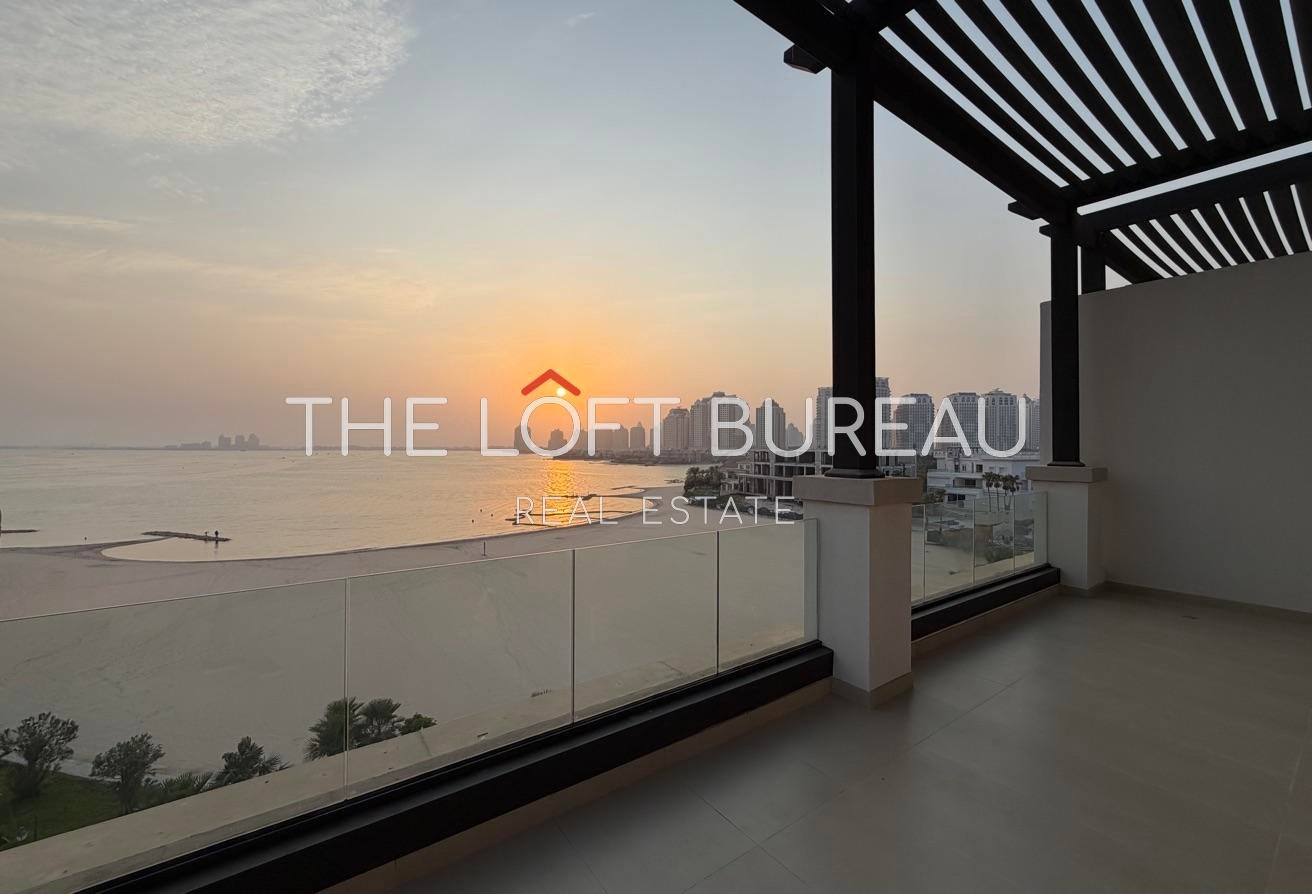 HIGH CEILING || BRAND NEW DUPLEX || BEACH ACCESS