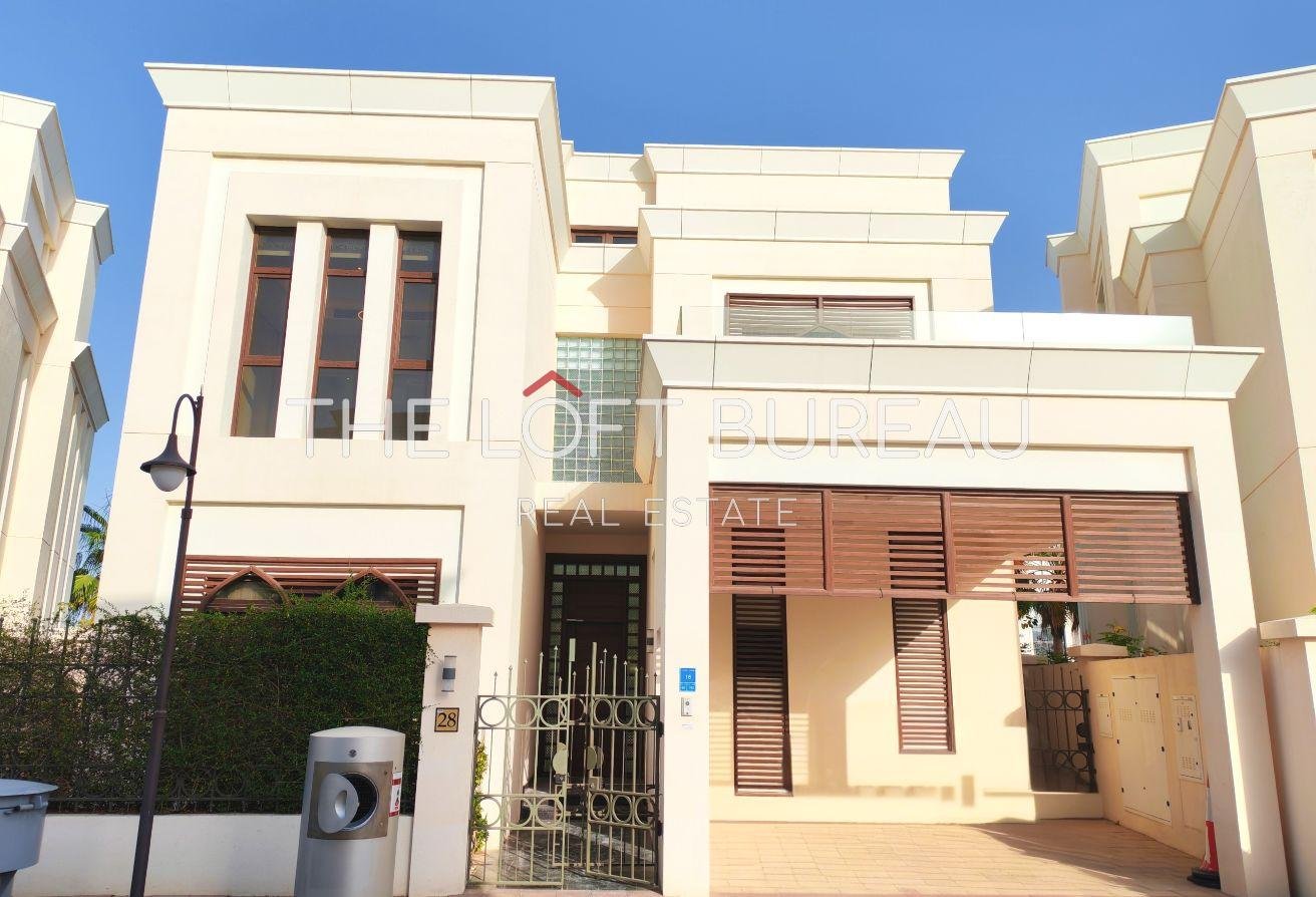 6BHK Villa | Pool | Giardino | 33.5K |